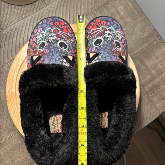 Skechers BOBS Slippers with Black Fur Lining - Picture 6 of 7